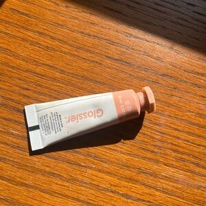 Glossier Cloud Paint in Dusk